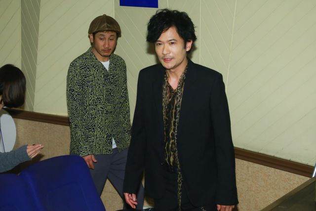 稲垣吾郎、ファンと至近距離で触れ合い！『半世界』舞台あいさつ（6枚目）