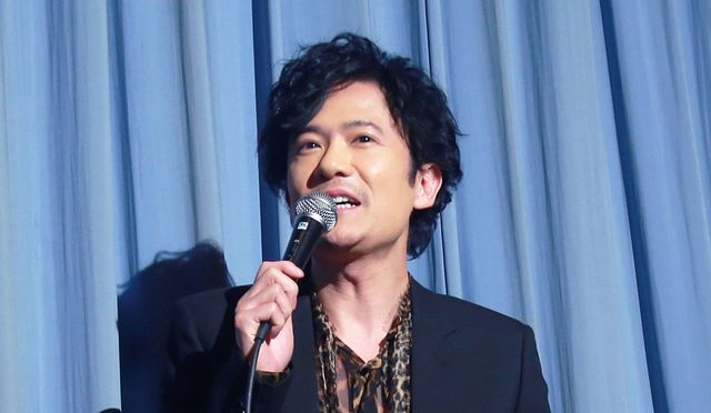 稲垣吾郎、ファンと至近距離で触れ合い！『半世界』舞台あいさつ（7枚目）