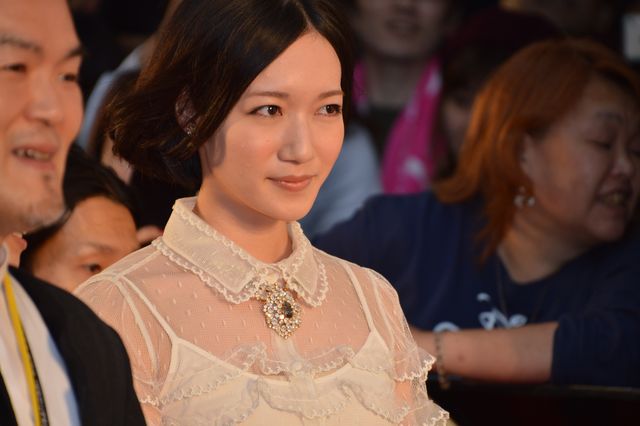 木村文乃、純白ドレスで華やかにレッドカーペット登場！フォトギャラリー（48枚目）