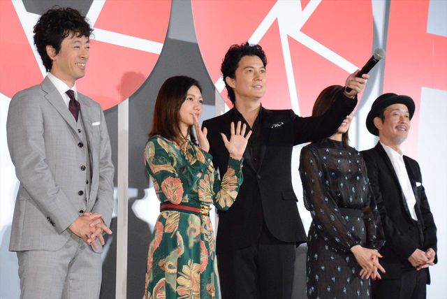 黒柳徹子とメル友の福山雅治！『SCOOP!』初日舞台あいさつフォトギャラリー（7枚目）