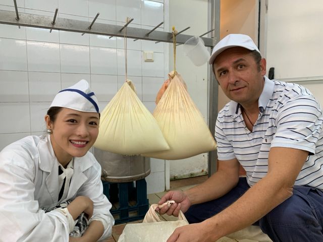 ワンコも石原さとみも可愛い…「石原さとみのすっぴん旅inギリシャ」（2枚目）