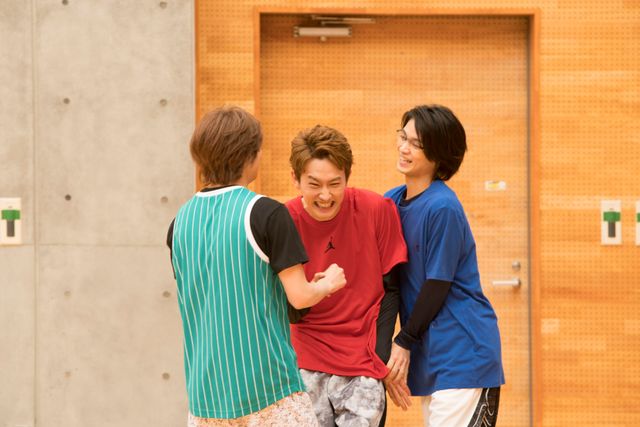 『春待つ僕ら』杉野遥亮、稲葉友らの仲良しオフショット＆場面写真（3枚目）