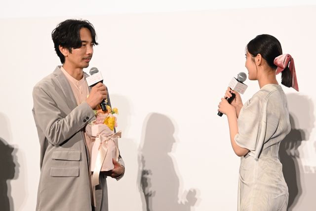 輝く美貌！原菜乃華×作間龍斗（ACEes）『ないものねだりの君に光の花束を』 完成披露の様子（30枚目）