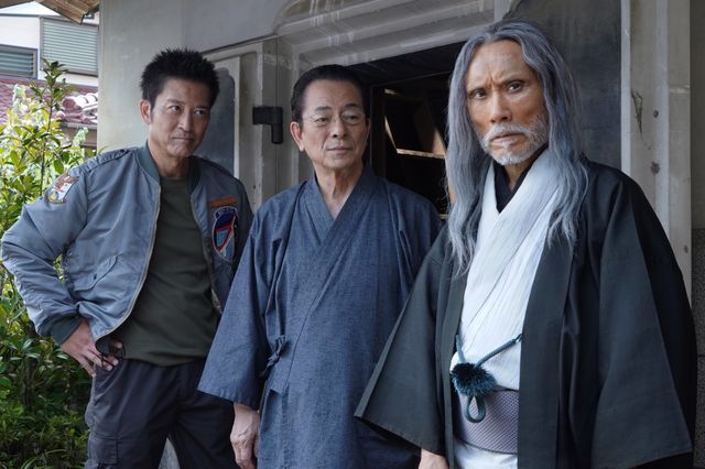 片岡鶴太郎&水谷豊が35年ぶりに共演