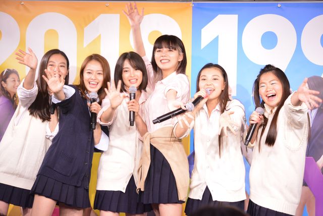 広瀬すず＆池田エライザら「サニー」メンバーが仲良く参拝！『SUNNY 強い気持ち・強い愛』公開記念イベント（19枚目）