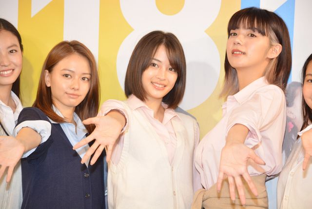 広瀬すず＆池田エライザら「サニー」メンバーが仲良く参拝！『SUNNY 強い気持ち・強い愛』公開記念イベント（25枚目）