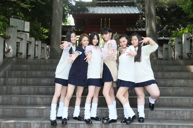 広瀬すず＆池田エライザら「サニー」メンバーが仲良く参拝！『SUNNY 強い気持ち・強い愛』公開記念イベント（26枚目）