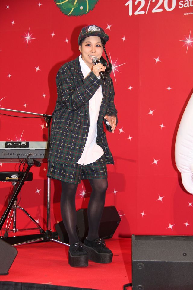 AI、最愛の妹217（NINA）のサプライズに涙　画像ギャラリー：フォトギャラリー