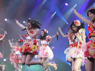 全米桜祭りで熱唱！ 現地ファンから大歓声を受けたAKB48