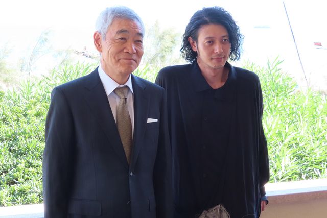 オダギリジョー監督＆柄本明『ある船頭の話』ベネチアで会見：フォトギャラリー