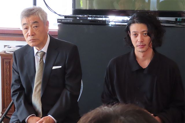 オダギリジョー監督＆柄本明『ある船頭の話』ベネチアで会見（4枚目）