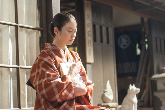 弔問するのぶ（今田美桜）と羽多子（江口のりこ）…「あんぱん」第9週「絶望の隣は希望」第42回（3枚目）