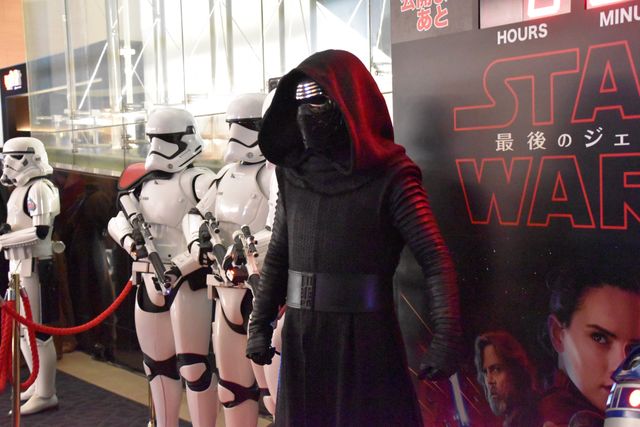 カイロ・レン＆トルーパーも降臨！『スター・ウォーズ／最後のジェダイ』前夜祭（3枚目）