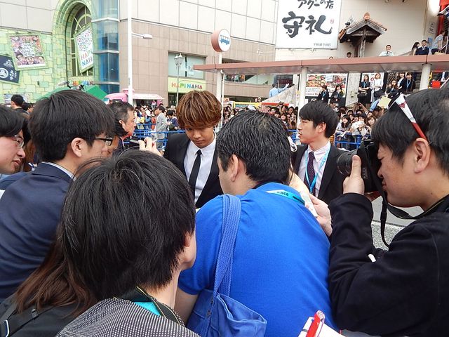 沖縄国際映画祭レッドカーペットに人気俳優が集結！　ぼんちおさむは渾身の「おさむちゃんです！」で、海外メディアに日本のお笑いパワーを見せつける！　画像ギャラリー（45枚目）