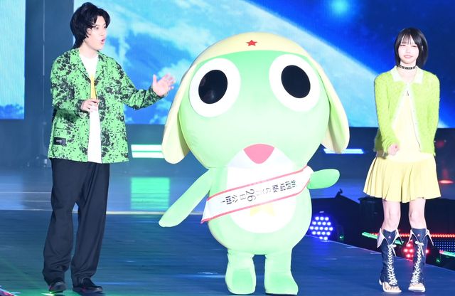 あの＆粗品、仲良くランウェイ闊歩！「Rakuten GirlsAward 2026 S/S」（2枚目）