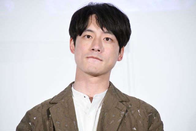 小松菜奈＆坂口健太郎、野田洋次郎のピアノ生演奏に感激！『余命10年』大ヒット御礼舞台あいさつ（5枚目）