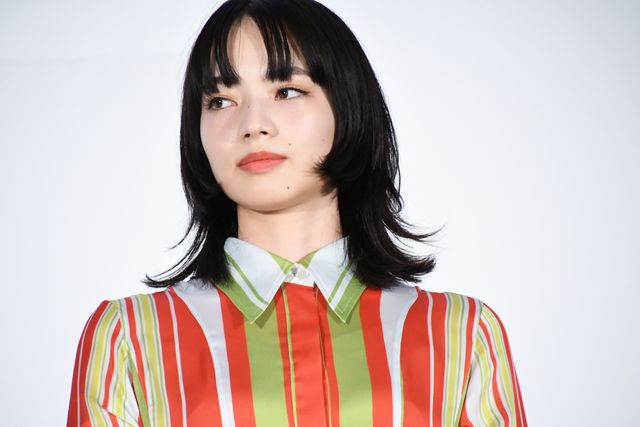 小松菜奈＆坂口健太郎、野田洋次郎のピアノ生演奏に感激！『余命10年』大ヒット御礼舞台あいさつ（6枚目）