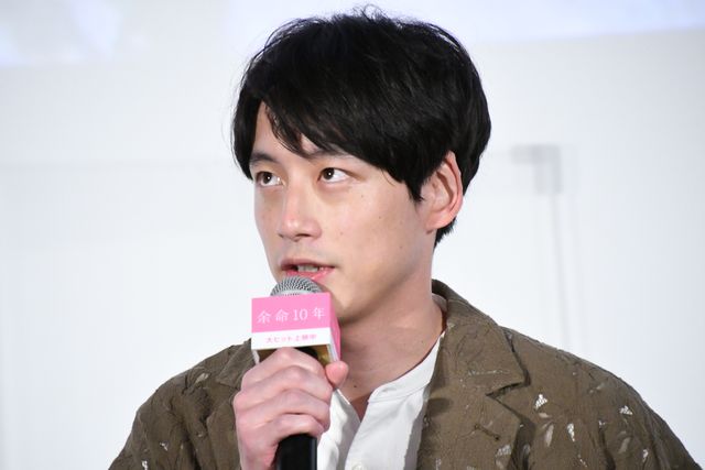 小松菜奈＆坂口健太郎、野田洋次郎のピアノ生演奏に感激！『余命10年』大ヒット御礼舞台あいさつ（8枚目）