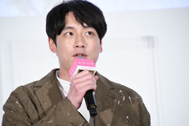 小松菜奈＆坂口健太郎、野田洋次郎のピアノ生演奏に感激！『余命10年』大ヒット御礼舞台あいさつ（9枚目）