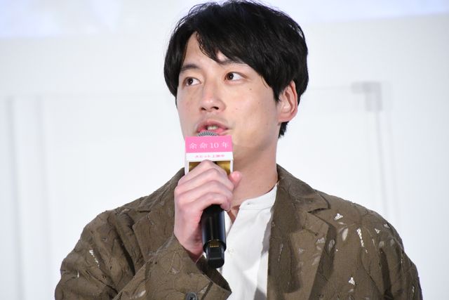 小松菜奈＆坂口健太郎、野田洋次郎のピアノ生演奏に感激！『余命10年』大ヒット御礼舞台あいさつ（10枚目）