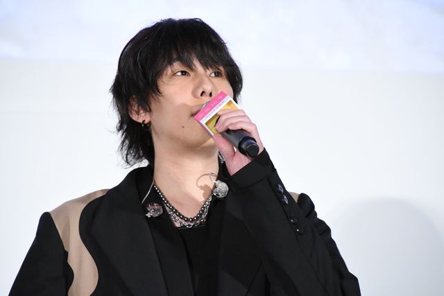 小松菜奈＆坂口健太郎、野田洋次郎のピアノ生演奏に感激！『余命10年』大ヒット御礼舞台あいさつ（12枚目）