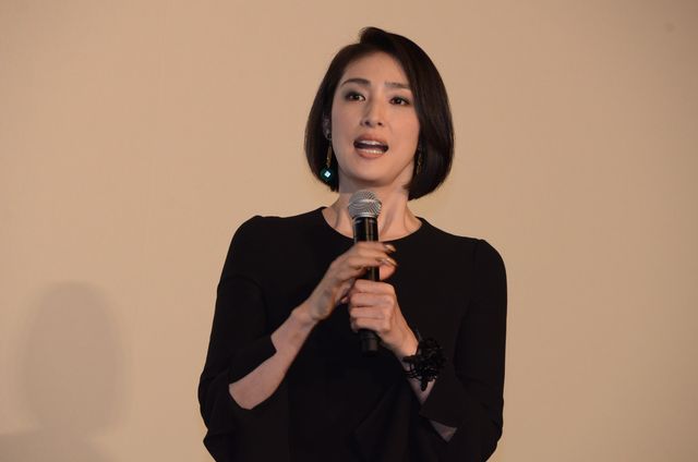 天海祐希、黒ロングドレスで登場！『マイティ・ソー　バトルロイヤル』イベント（2枚目）