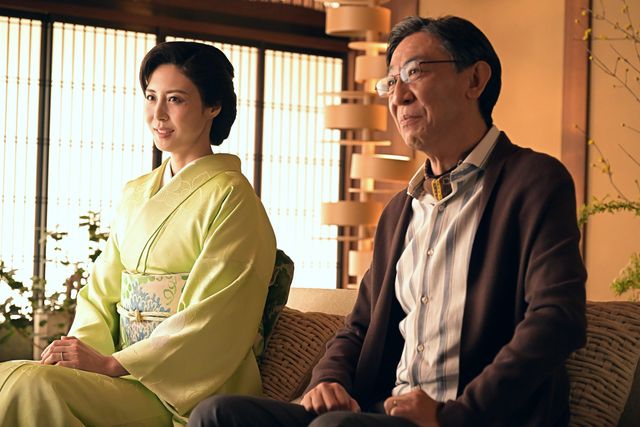 松嶋菜々子、山田涼介の母親役！ドラマ「王様に捧ぐ薬指」第1話場面カット：フォトギャラリー