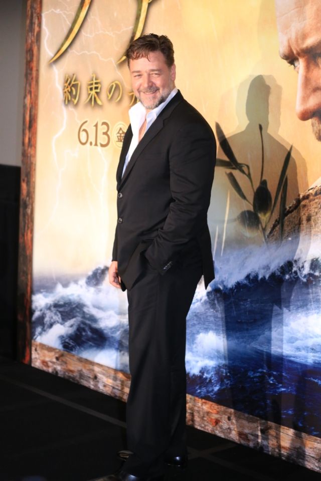 来日中のラッセル・クロウがファンサービス！フォトギャラリー：フォトギャラリー