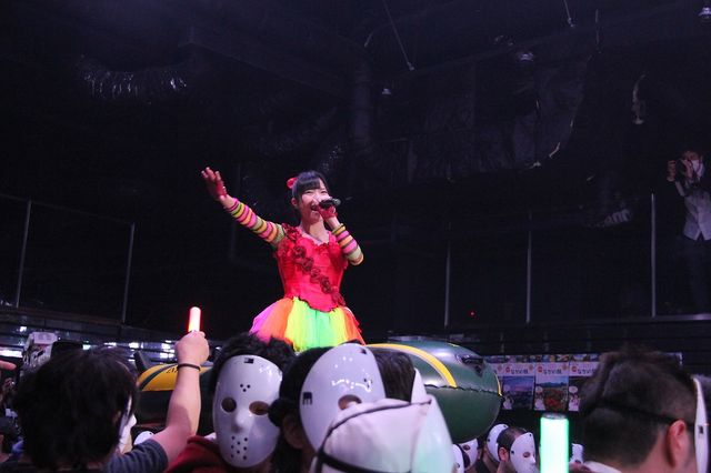 地下アイドル「仮面女子」熱唱！熱狂のライブフォトギャラリー（3枚目）