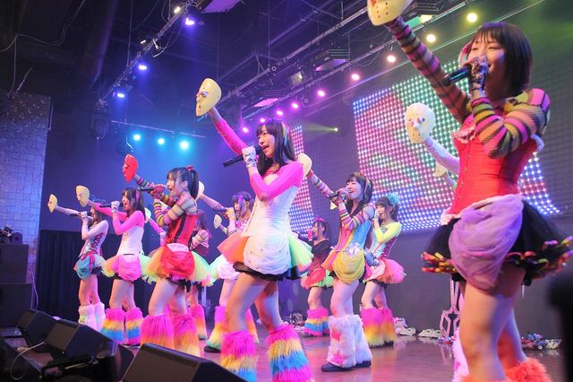 地下アイドル「仮面女子」熱唱！熱狂のライブフォトギャラリー（11枚目）
