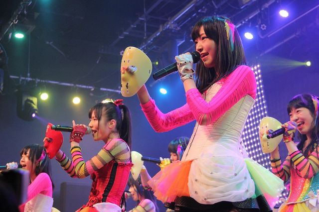 地下アイドル「仮面女子」熱唱！熱狂のライブフォトギャラリー（12枚目）