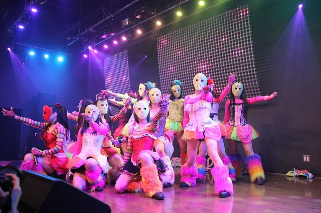 地下アイドル「仮面女子」熱唱！熱狂のライブフォトギャラリー（16枚目）