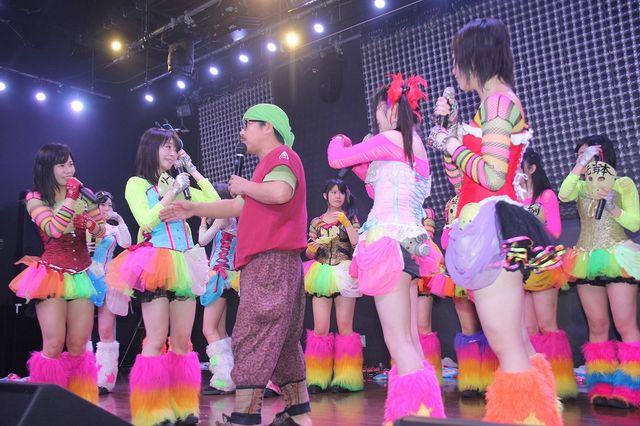 地下アイドル「仮面女子」熱唱！熱狂のライブフォトギャラリー（19枚目）