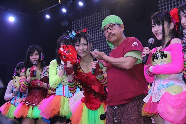 地下アイドル「仮面女子」熱唱！熱狂のライブフォトギャラリー（20枚目）