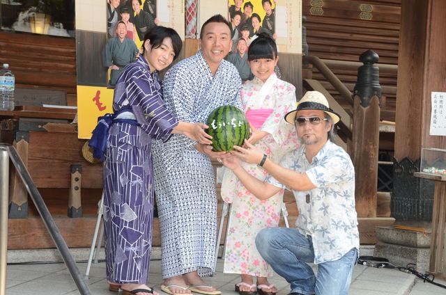スイカ割りも行った林家たい平！ 映画『もういちど』大ヒット祈願イベント写真ギャラリー（10枚目）