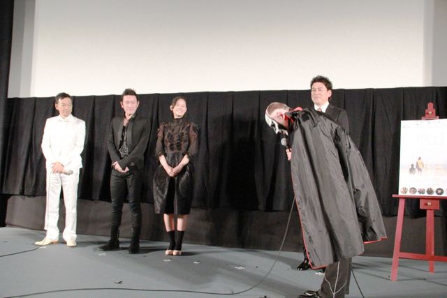 鉄拳、「振り子」映画化に涙！ in 第6回沖縄国際映画祭（2枚目）