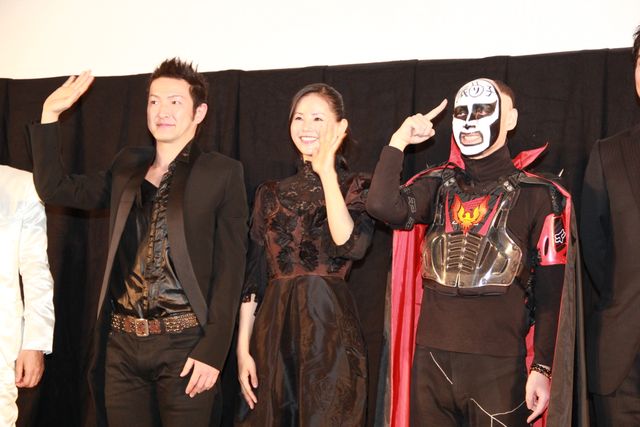 鉄拳、「振り子」映画化に涙！ in 第6回沖縄国際映画祭（9枚目）