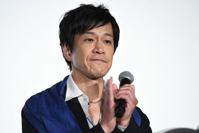 河北麻友子、大胆ドレスで魅了！『名探偵コナン　紺青の拳』公開記念舞台あいさつ（4枚目）