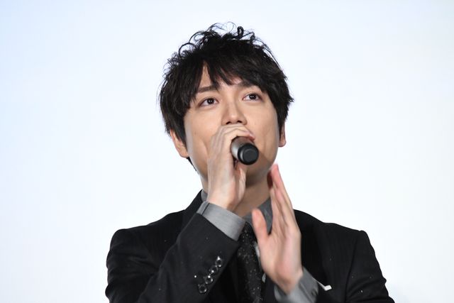 河北麻友子、大胆ドレスで魅了！『名探偵コナン　紺青の拳』公開記念舞台あいさつ（22枚目）