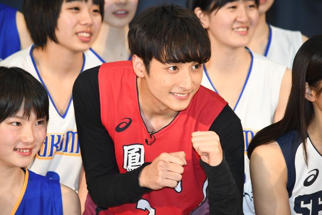 北村匠海、フリースロー対決に挑戦！『春待つ僕ら』バスケ部奨励イベント（10枚目）