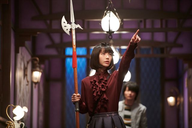 浜辺美波、かわいさが止まらない！『屍人荘の殺人』写真16枚（16枚目）