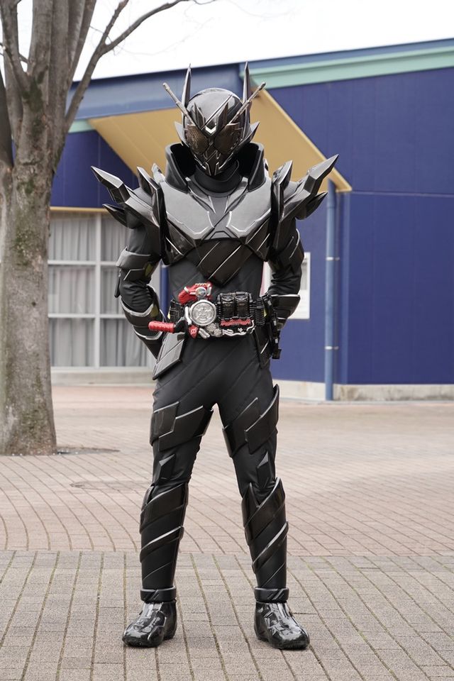 新たな敵・メタルビルド、Vシネクスト『仮面ライダーグリス』に登場！（4枚目）