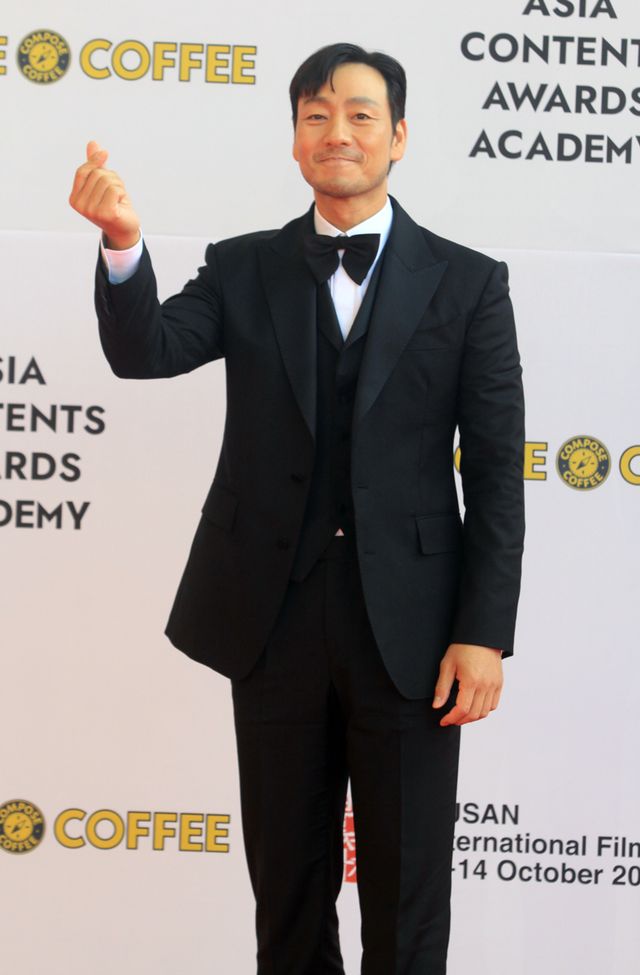 鈴木亮平、NiziU、パク・ウンビンらが登場！「第4回アジアコンテンツアワード」レッドカーペットほか（6枚目）