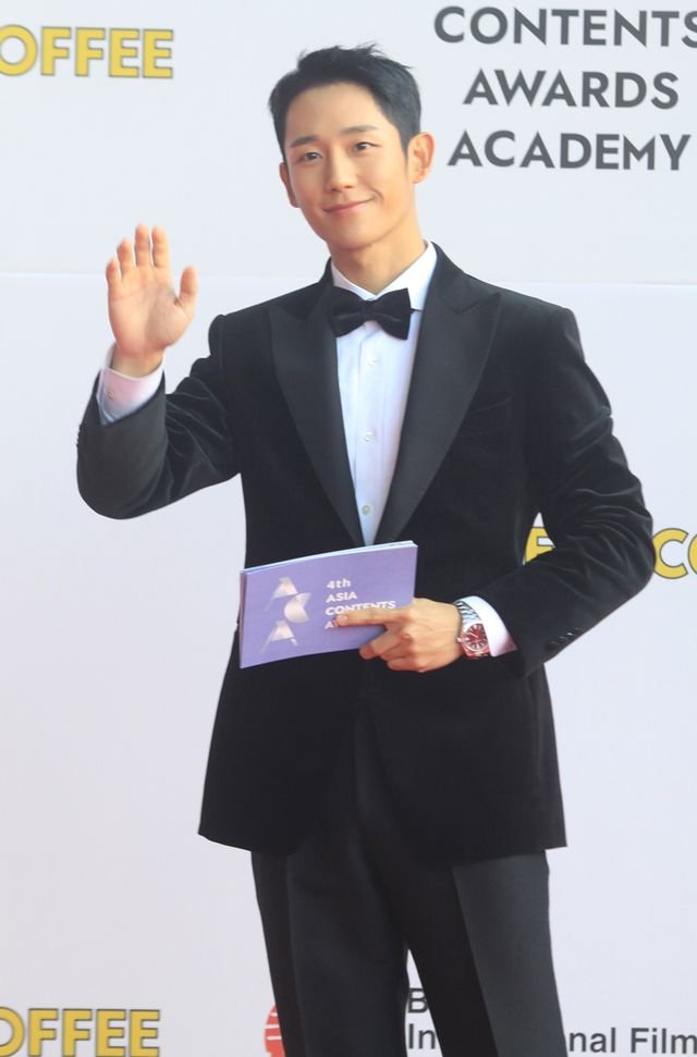鈴木亮平、NiziU、パク・ウンビンらが登場！「第4回アジアコンテンツアワード」レッドカーペットほか（8枚目）