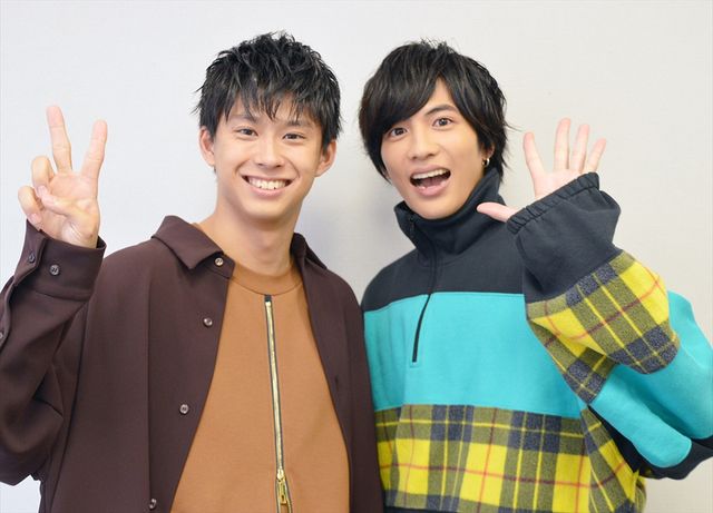 【写真いっぱい】志尊淳＆鈴木勝大、仲良しショットも変顔も…！：フォトギャラリー