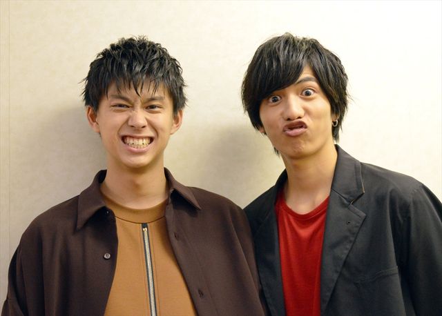 【写真いっぱい】志尊淳＆鈴木勝大、仲良しショットも変顔も…！（3枚目）