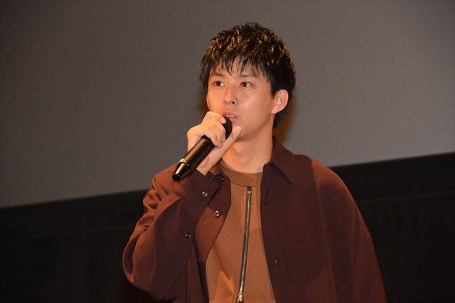 【写真いっぱい】志尊淳＆鈴木勝大、仲良しショットも変顔も…！（9枚目）