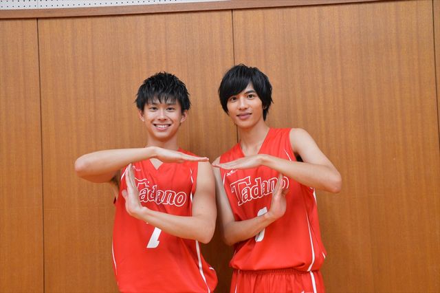 【写真いっぱい】志尊淳＆鈴木勝大、仲良しショットも変顔も…！（26枚目）