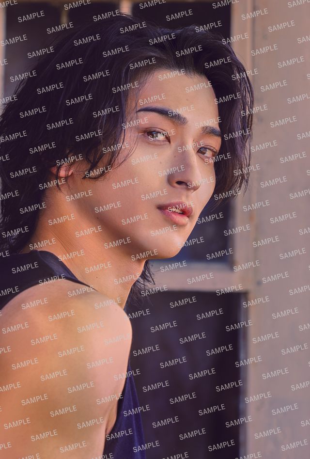 「横浜流星2026年カレンダー」解禁カット＆購入特典＜7枚＞（4枚目）