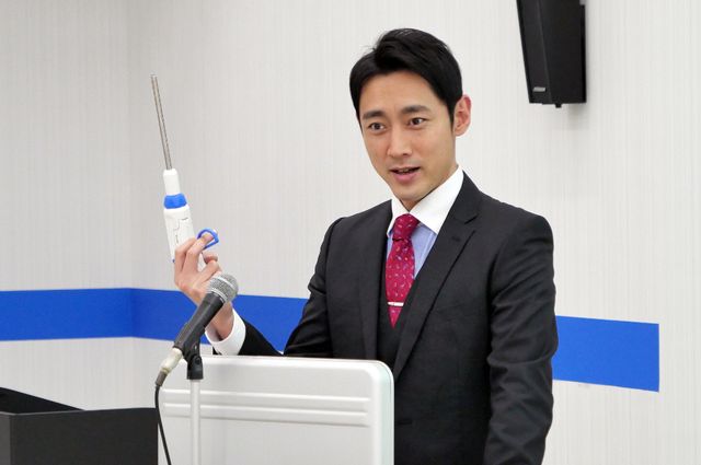 緊迫の竹内涼真…「ブラックペアン」場面写真公開（2枚目）